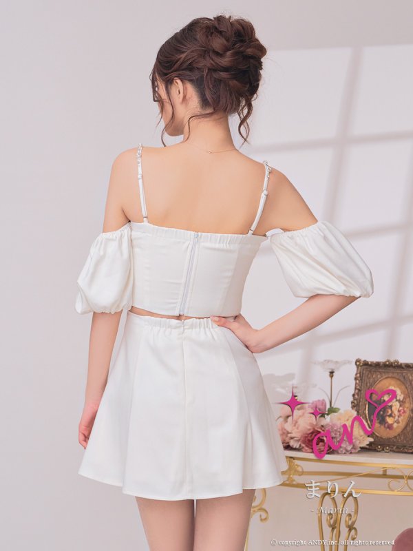 ホワイト モデル：まりん　着用サイズ：Sサイズ