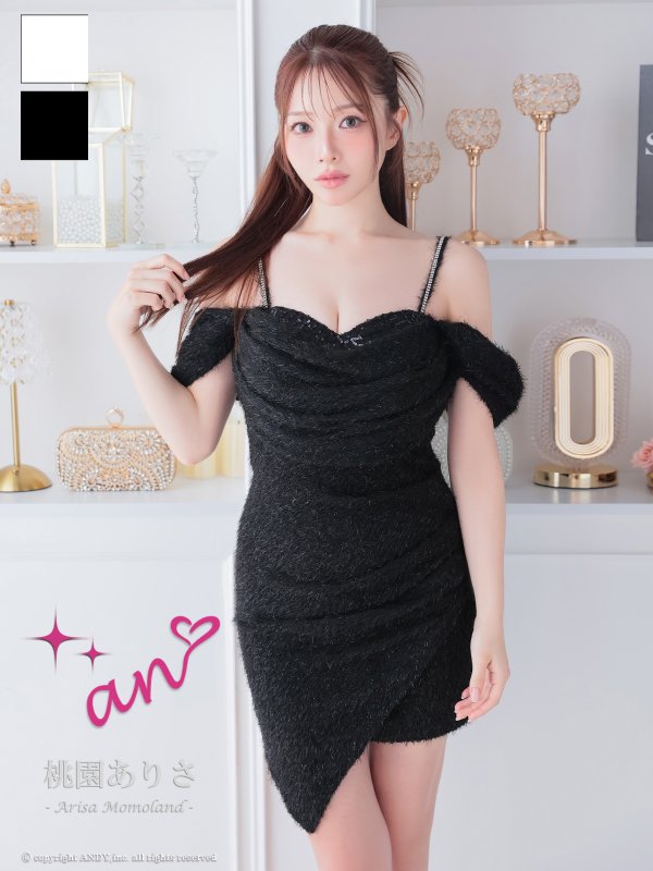 ブラック モデル：桃園ありさ　着用サイズ：Sサイズ