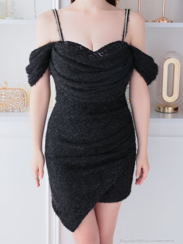 ブラック モデル：桃園ありさ　着用サイズ：Sサイズ