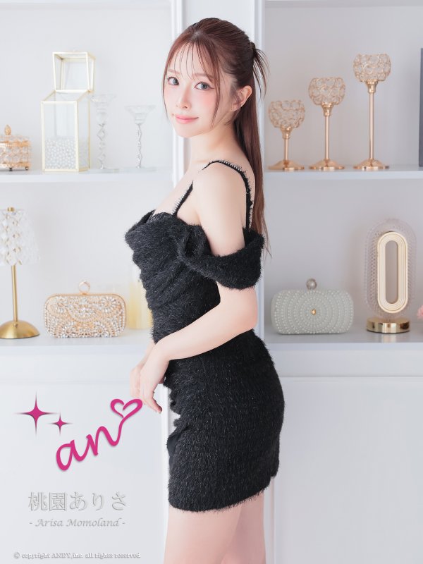 ブラック モデル：桃園ありさ　着用サイズ：Sサイズ