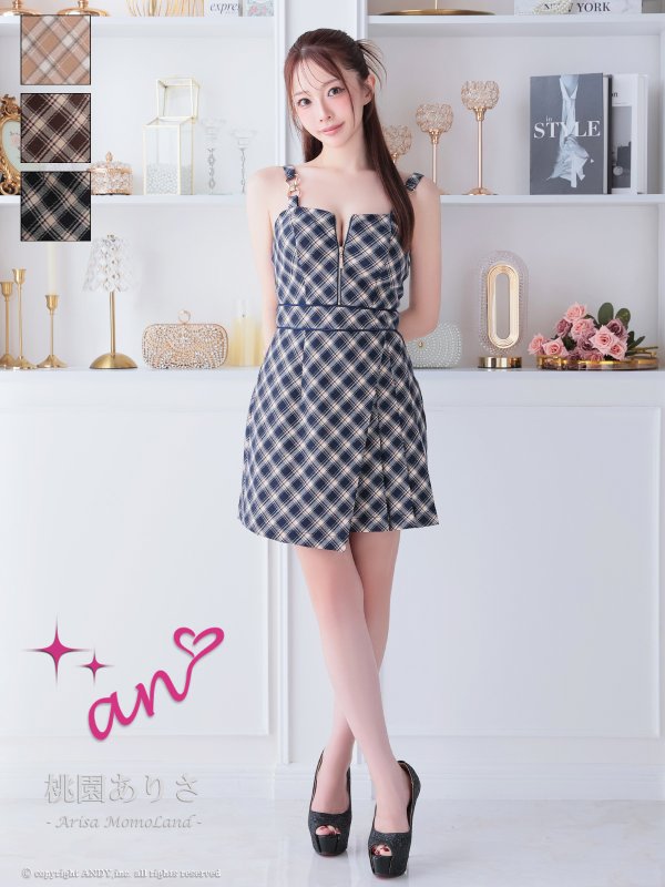 ネイビー モデル：桃園ありさ　着用サイズ：Sサイズ