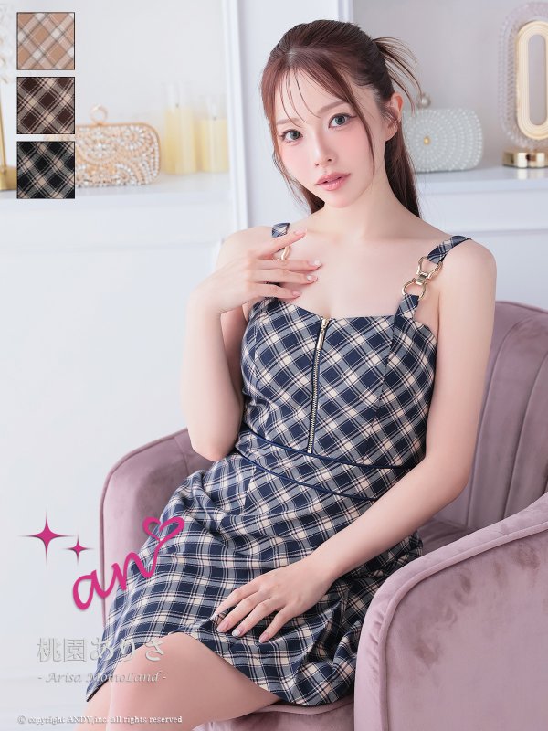 ネイビー モデル：桃園ありさ　着用サイズ：Sサイズ