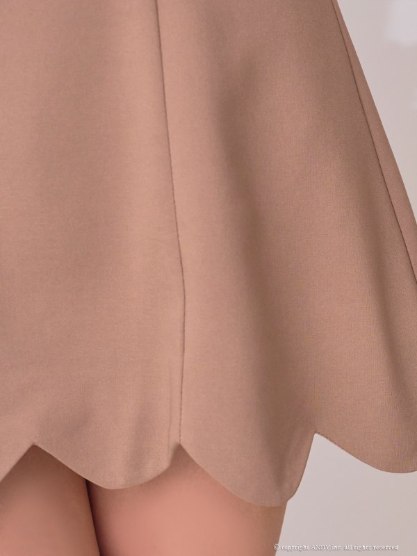 ベージュ モデル：まりん　着用サイズ：Sサイズ