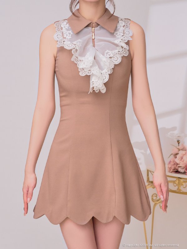 ベージュ モデル：まりん　着用サイズ：Sサイズ