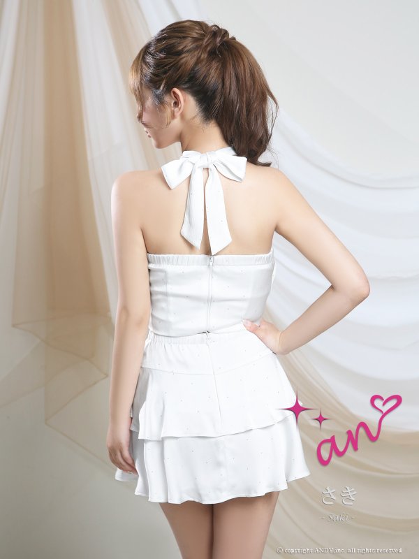 ホワイト モデル：さき　着用サイズ：Sサイズ