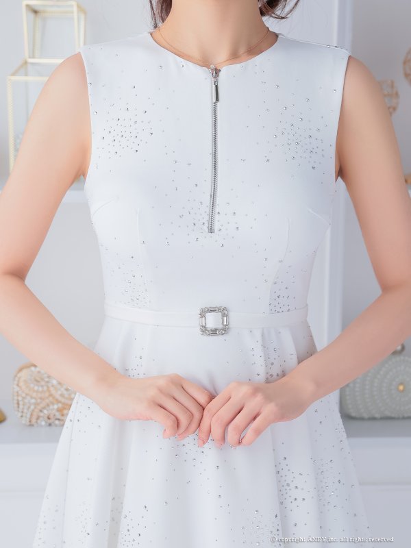 ホワイト モデル：まりん　着用サイズ：Sサイズ