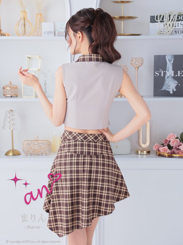 ベージュxブラウン モデル：まりん　着用サイズ：Sサイズ