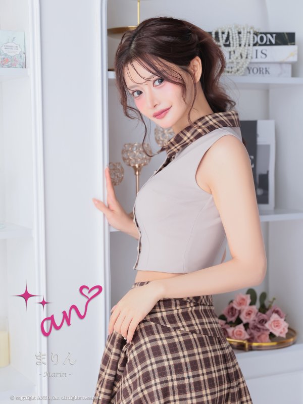 ベージュxブラウン モデル：まりん　着用サイズ：Sサイズ