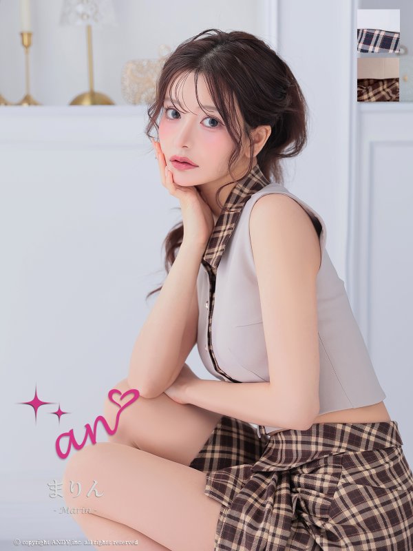 ベージュxブラウン モデル：まりん　着用サイズ：Sサイズ