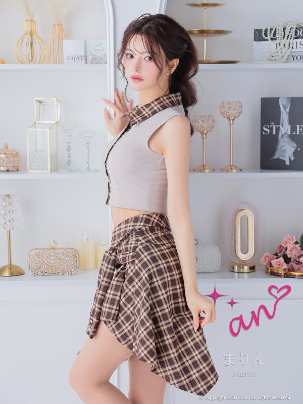 ベージュxブラウン モデル：まりん　着用サイズ：Sサイズ