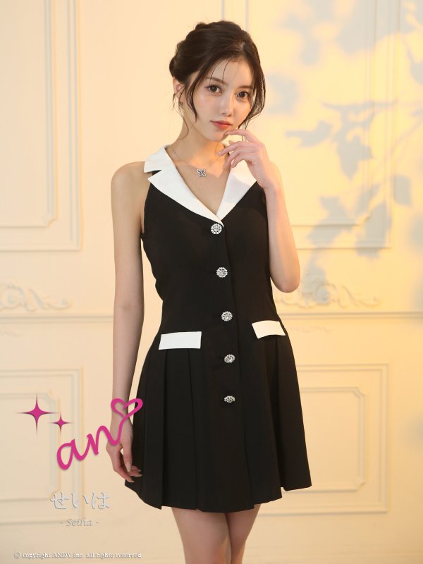 ブラック×ホワイト　モデル：せいは　身長：161cm　着用サイズ：Sサイズ