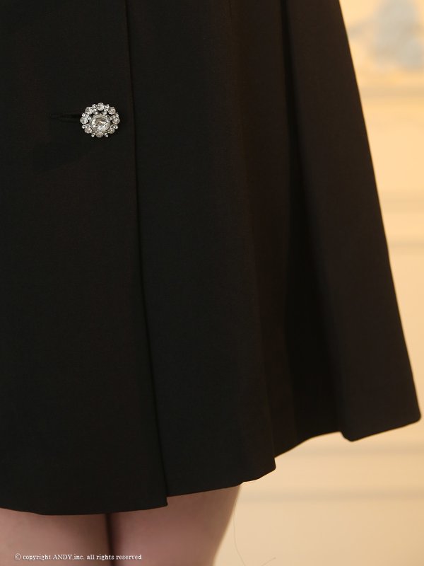 ブラック×ホワイト　モデル：せいは　身長：161cm　着用サイズ：Sサイズ