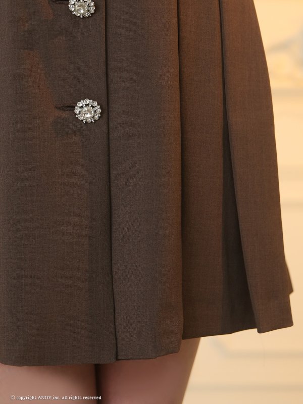 ブラウン×アイボリー　モデル：せいは　身長：161cm　着用サイズ：Sサイズ