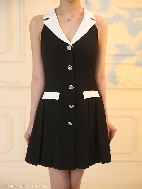 ブラック×ホワイト　モデル：せいは　身長：161cm　着用サイズ：Sサイズ