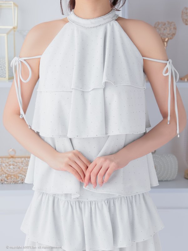 ホワイト　モデル：まりん　着用サイズ：Sサイズ