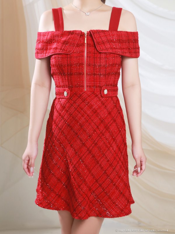 レッド モデル：さき　着用サイズ：Sサイズ