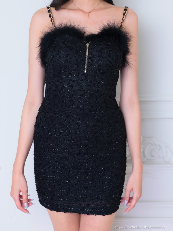 ブラック　モデル：もえ　着用サイズ：Sサイズ