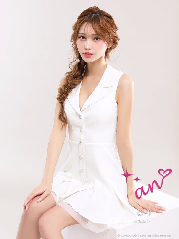 ホワイト モデル：るりぴ　身長：165cm　着用サイズ：Sサイズホワイト モデル：るりぴ　身長：165cm　着用サイズ：Sサイズ