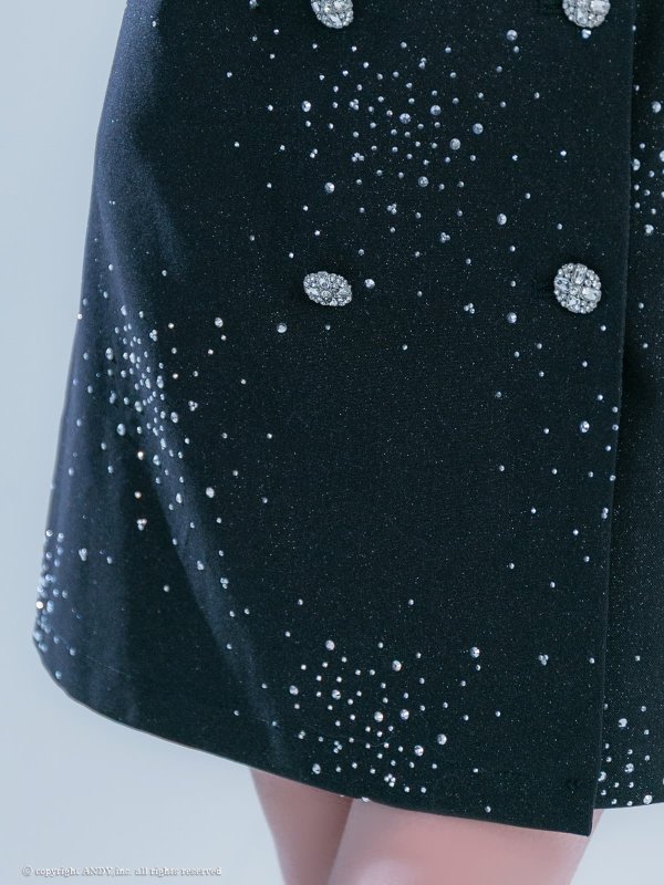 ブラック　モデル：のん　着用サイズ：Sサイズ