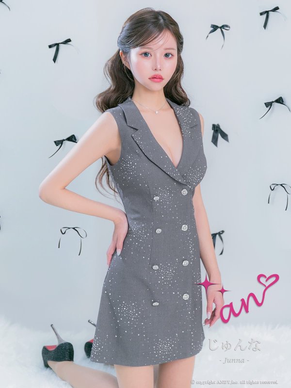 グレー　モデル：じゅんな　着用サイズ：Sサイズ