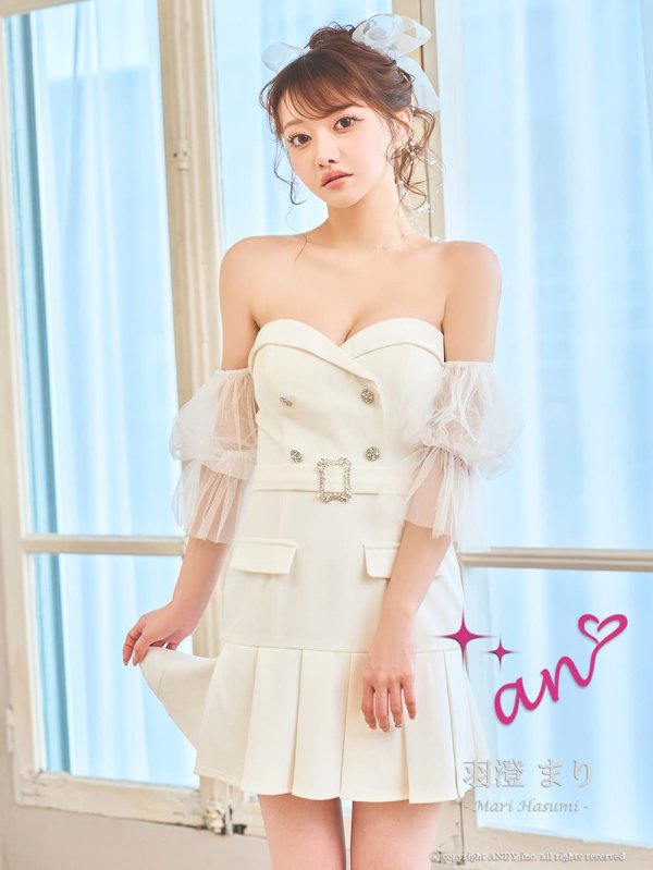 ホワイト　モデル：羽澄まり　身長：166cm　着用サイズ：Sサイズ