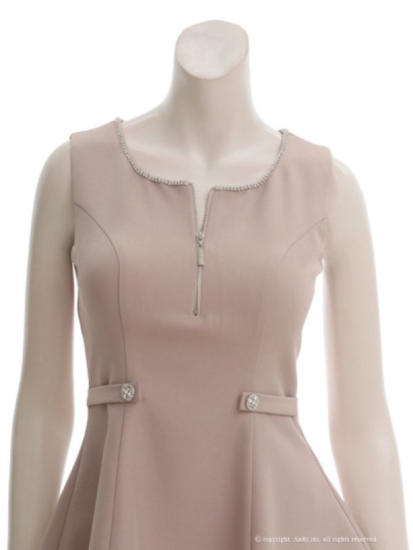 ピンクベージュ