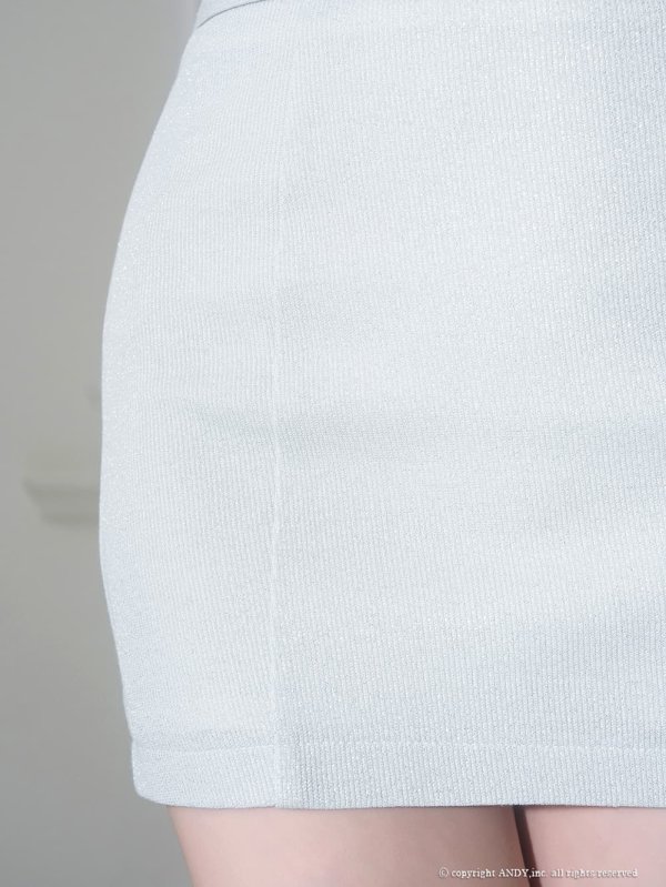 ホワイト　モデル：まりん　身長：164cm　着用サイズ：Sサイズ