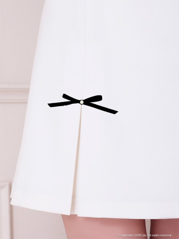 ホワイト モデル：もみじ　着用サイズ：Sサイズ