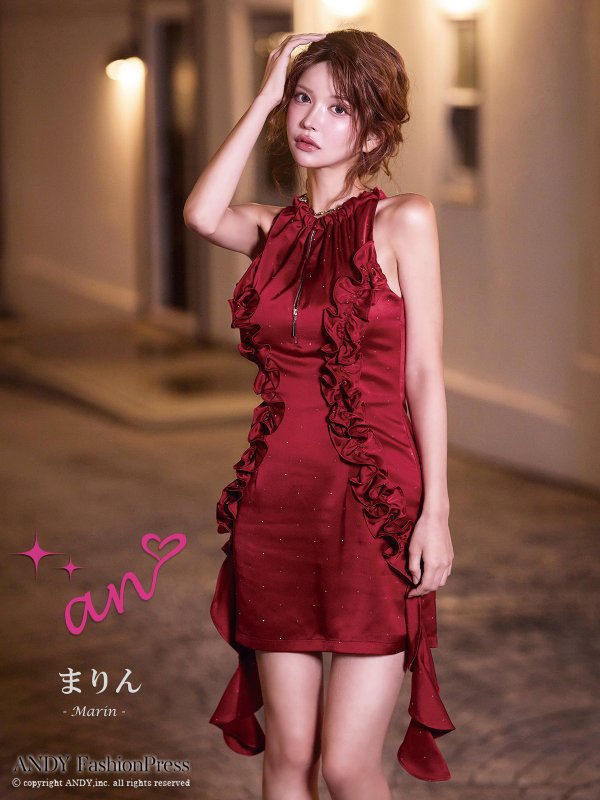 バーガンディ まりん　身長：164cm 　着用サイズ：Sサイズ