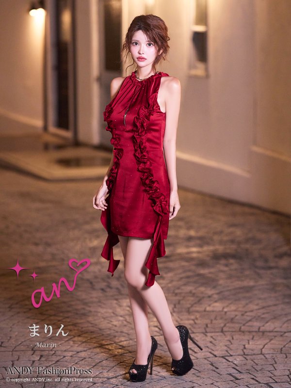 バーガンディ まりん　身長：164cm 　着用サイズ：Sサイズ