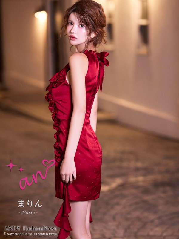 バーガンディ まりん　身長：164cm 　着用サイズ：Sサイズ