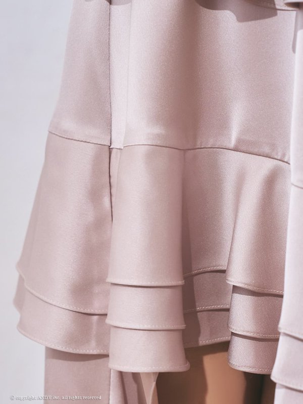 ピンクベージュ　モデル：如月れい　身長：156cm　着用サイズ：Sサイズ