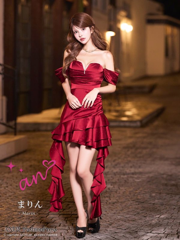 バーガンディ まりん　身長：164cm 　着用サイズ：Sサイズ