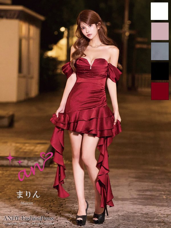 バーガンディ まりん　身長：164cm 　着用サイズ：Sサイズ