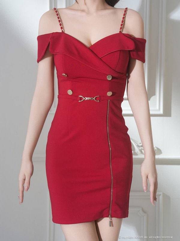 レッド　モデル：まりん　身長：171cm　着用サイズ：Sサイズ