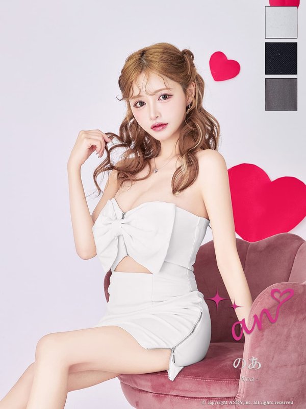 ホワイト　モデル：のあ　着用サイズ：Sサイズ