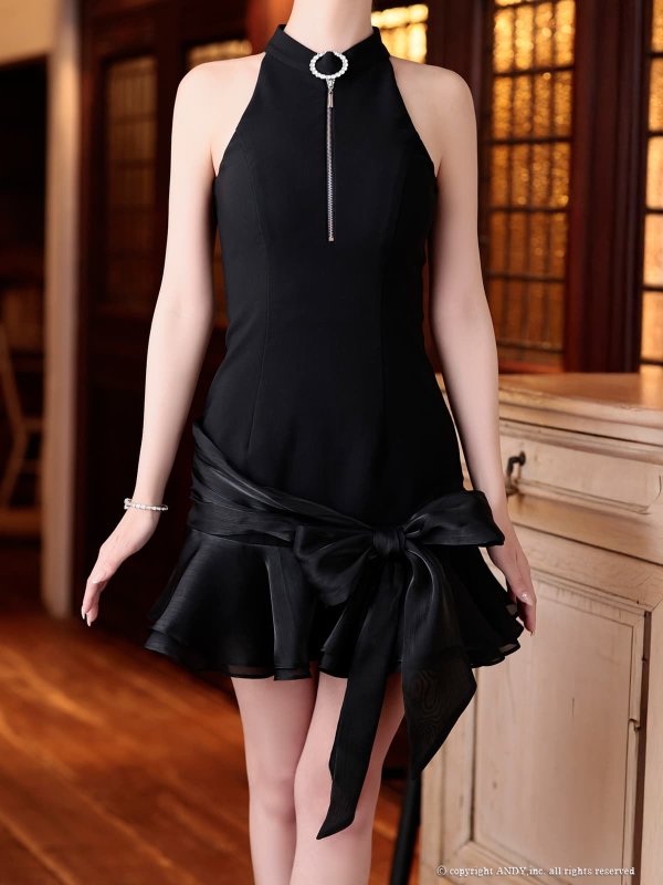 ブラック　モデル：夏目こころ　身長：163cm　着用サイズ：Sサイズ