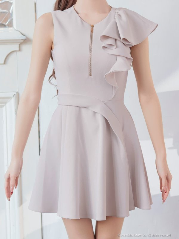 ベージュ モデル：ひより　身長：152cm　着用サイズ：Sサイズ