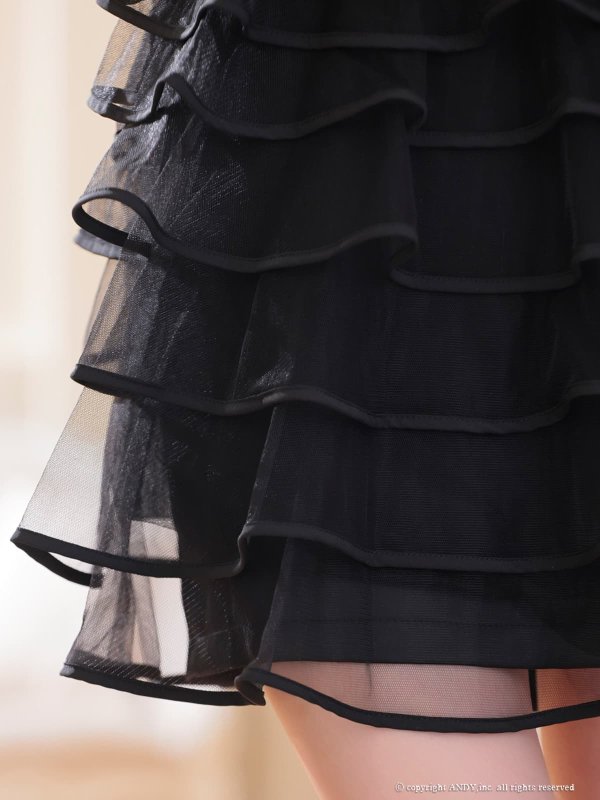 ブラック モデル：南柚子　身長：163cm　着用サイズ：Sサイズ