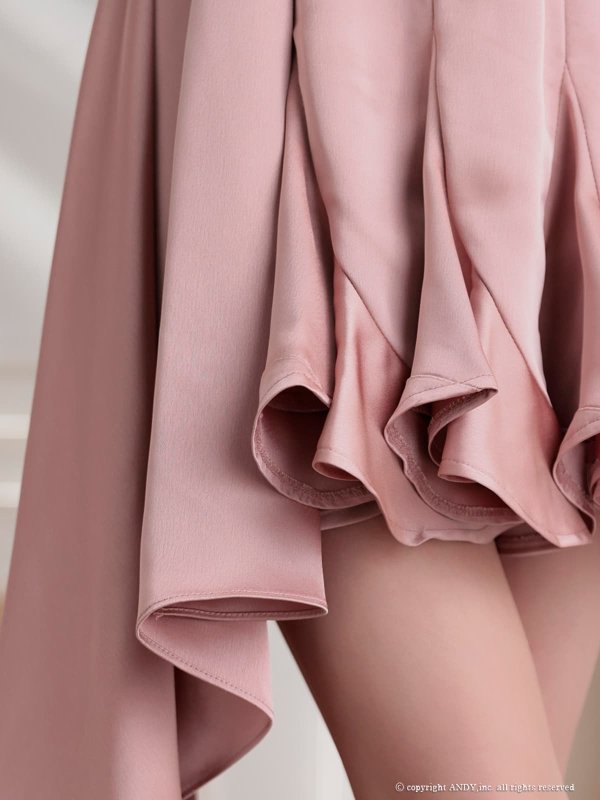 ピンク モデル：ゆな　着用サイズ：Sサイズ