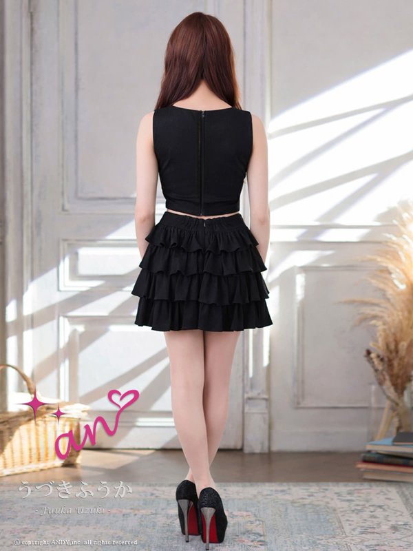 ブラック　モデル：うづきふうか　着用サイズ：Sサイズ