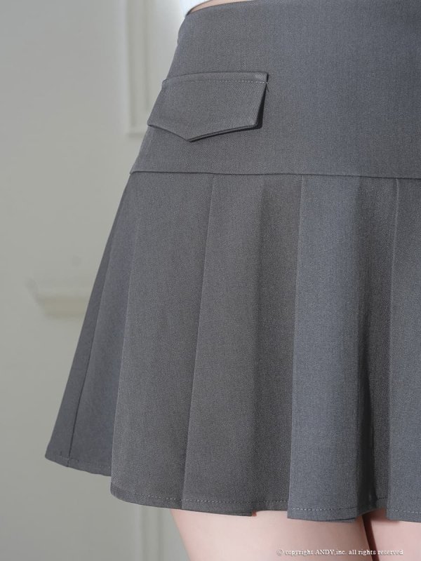 ホワイトxグレー　モデル：まりん　着用サイズ：Sサイズ