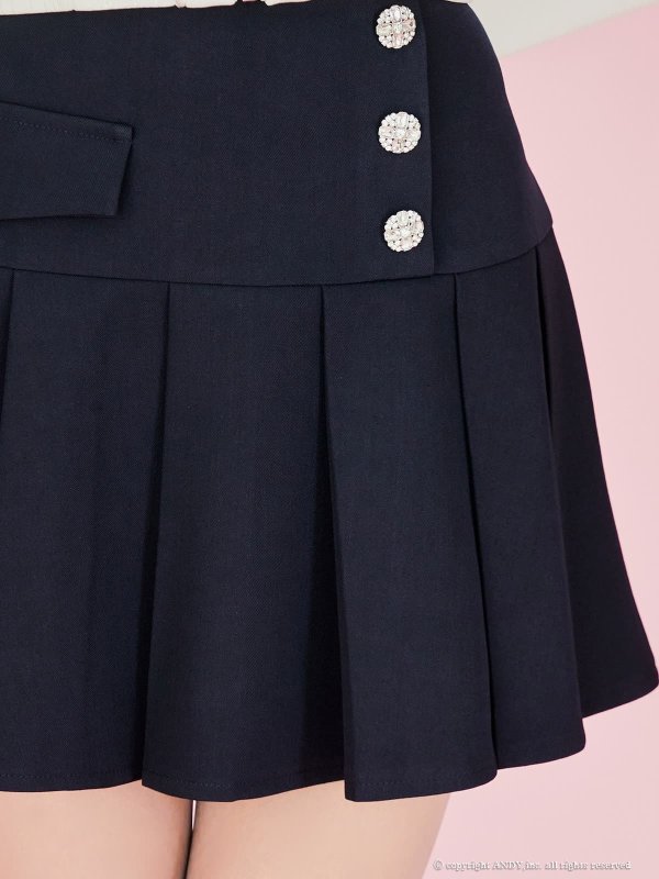 ホワイトxネイビー　モデル：のあ　着用サイズ：Sサイズ