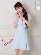 XSサイズあり【an/アン】リボンブローチ/ バストカット/ フロントジップ/ バックカット/ バックリボン/ 半袖/ 袖あり/ ハーフスリーブ/ フレア/ Aライン/ ミニドレス/ キャバドレス[OF05]