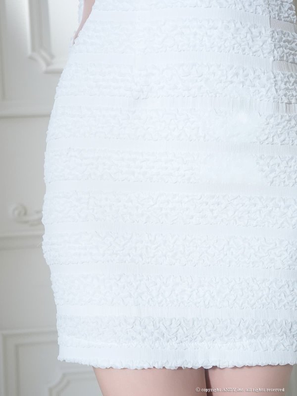 ホワイト　モデル：まりん　身長：171cm　着用サイズ：Sサイズ