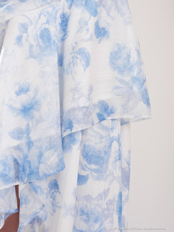 ブルー　モデル：ゆな　着用サイズ：Sサイズ