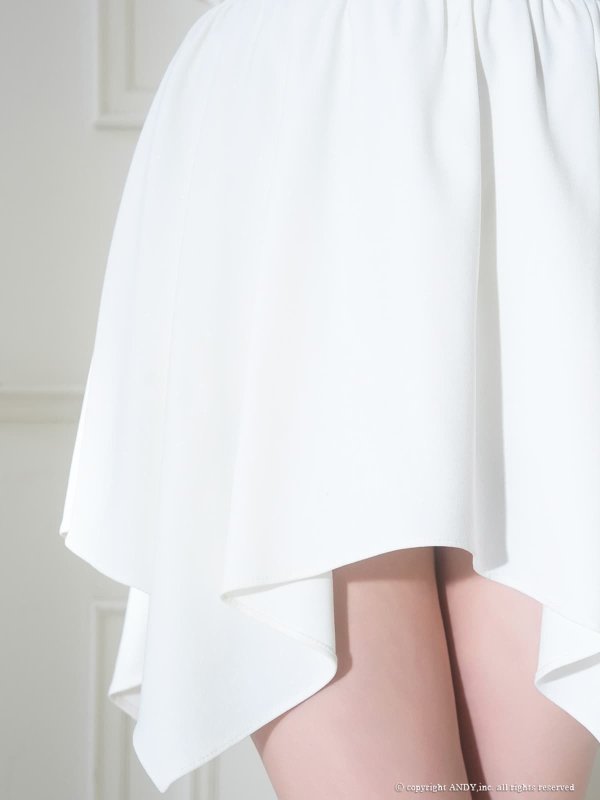 ホワイト　モデル：まりん　身長：164cm　着用サイズ：Sサイズ