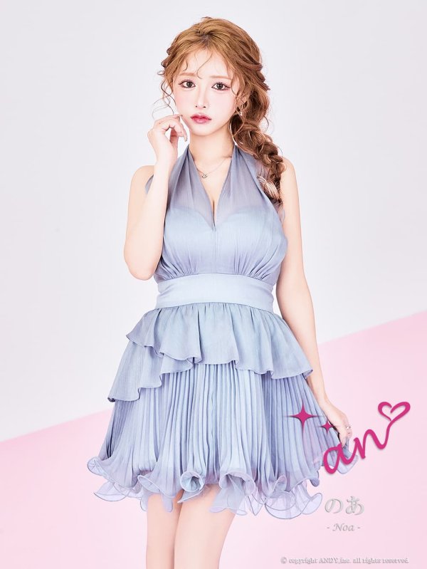 ブルー　モデル：のあ　着用サイズ：Sサイズ