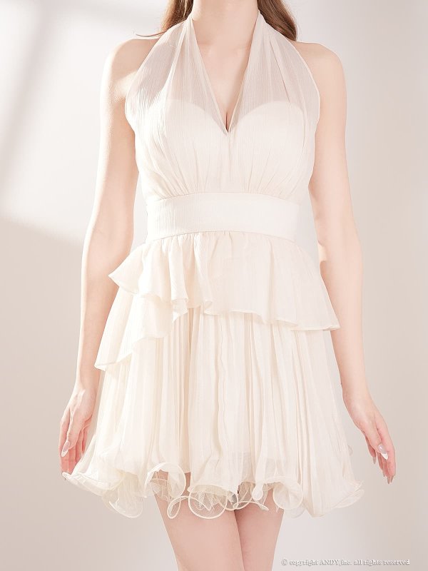 アイボリー モデル：ゆな　着用サイズ：Sサイズ