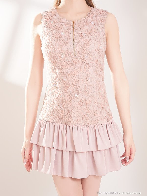 ピンク　モデル：ゆな　着用サイズ：Sサイズ